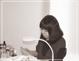 �Җ{�@����q